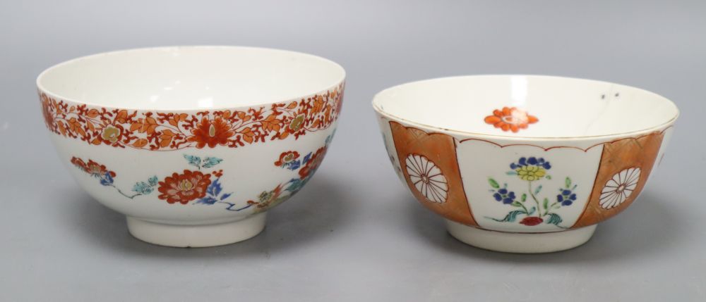 A Japanese Kakiemon bowl and a Worcester Kakiemon-style bowl, tallest 8cm